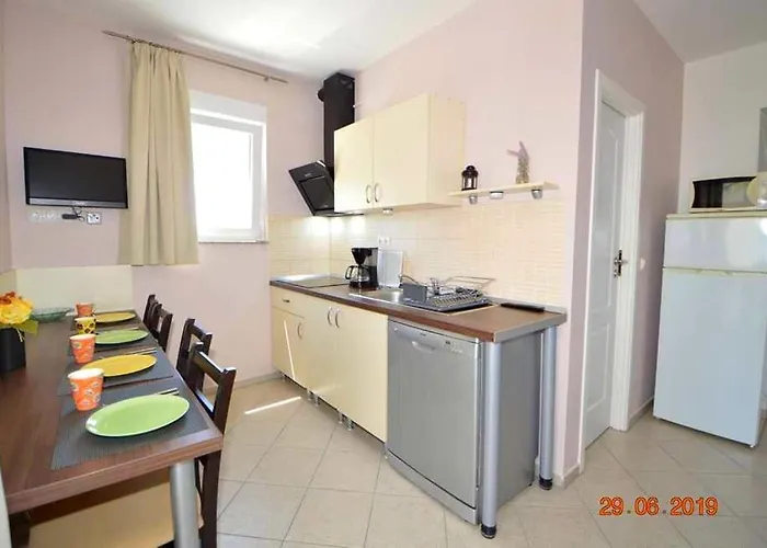 Апартаменты Family Friendly With A Swimming Pool Pakostane, Biograd - 16666