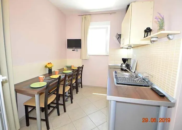 Апартаменты Family Friendly With A Swimming Pool Pakostane, Biograd - 16666 *