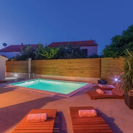 Family Friendly With A Swimming Pool Pakostane, Biograd - 16666 アパート *