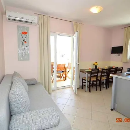 Apartmán Family Friendly With A Swimming Pool Pakostane, Biograd - 16666