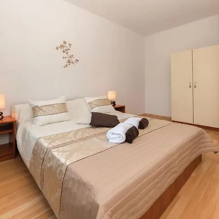 Family Friendly With A Swimming Pool Pakostane, Biograd - 16666 Apartment *