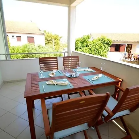 Family Friendly With A Swimming Pool Pakostane, Biograd - 16666 アパート *