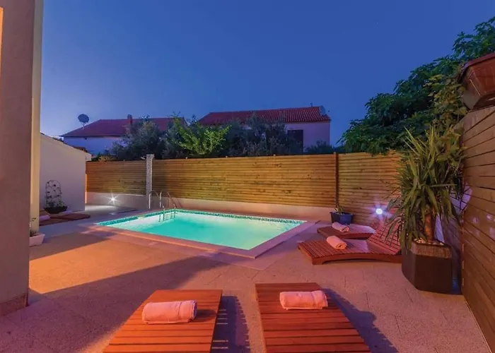 Family Friendly With A Swimming Pool Pakostane, Biograd - 16666 アパート *