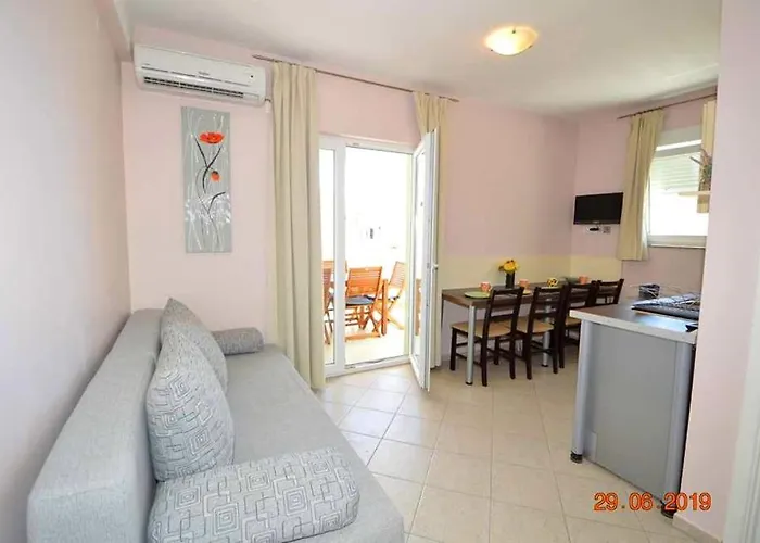 アパート Family Friendly With A Swimming Pool Pakostane, Biograd - 16666